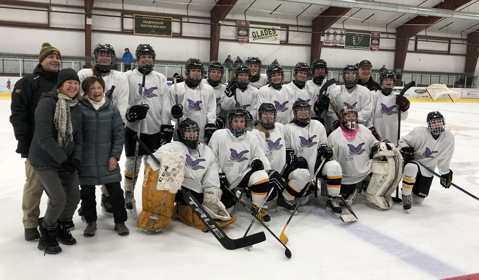 Harwood Hockey team wearing Hannah's House jerseys